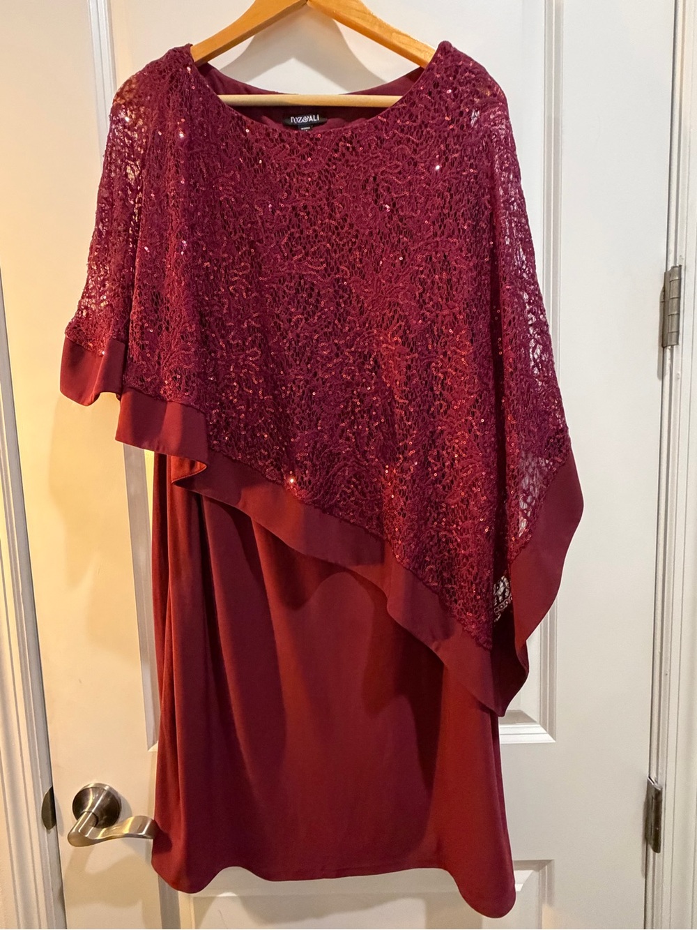 Roz & Ali Women 14W Burgundy Sequin Lace Overlay Poncho Cocktail Dress